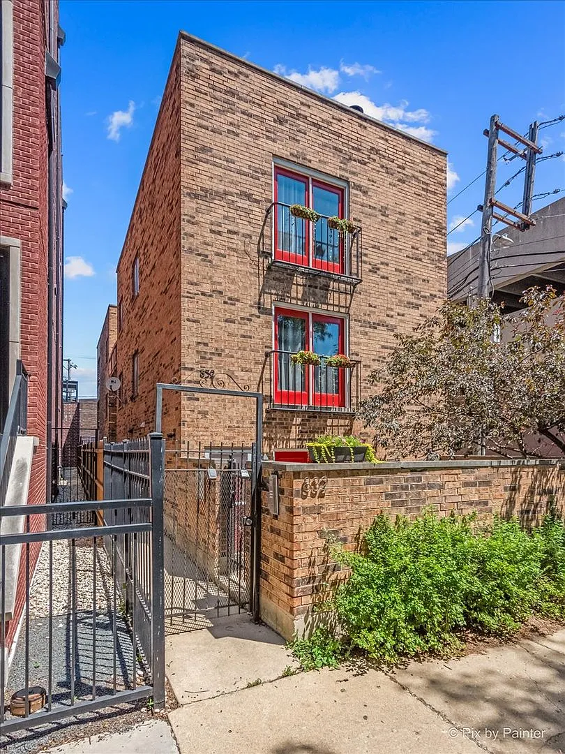 2 bed, 2.5 bath, 1500 sqft, $4,300 — Photo 1