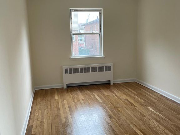 4th image of 4220 Van Cortlandt Park E