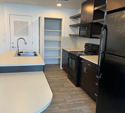 2nd image of 10 N Greenwood Ave #4f92cac42