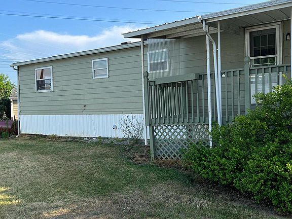3rd image of 49 Penn Court Dr
