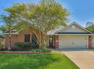5402 Pecos St, Dickinson, TX 77539