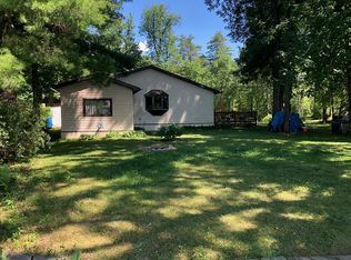 64 Deerfield Ln, Schaghticoke, NY 12154