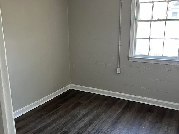 2nd image of 509 Gregg Ave #1