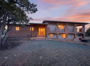 1302 Amarante Rd, Santa Fe, NM 87507