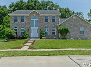 344 Clarendon Ln, Saint Charles, MO 63301