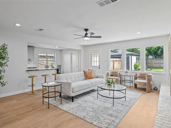 6114 Valkeith Dr, Houston, TX 77096