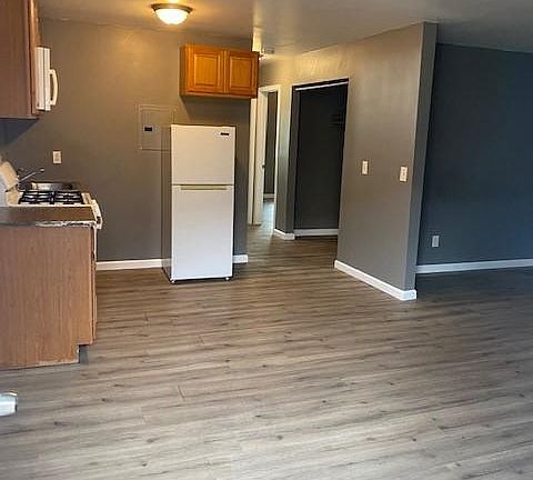 3rd image of 415 E Flora St #13