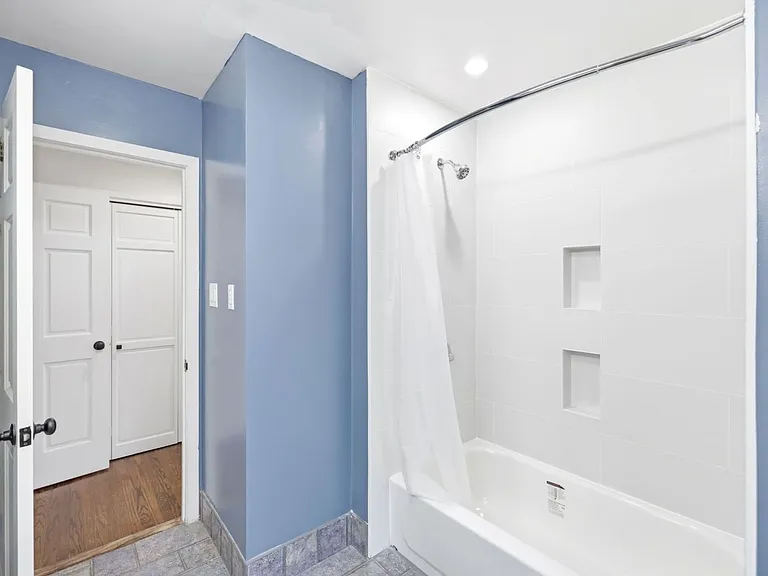 2973 Arguello Dr — Photo 23