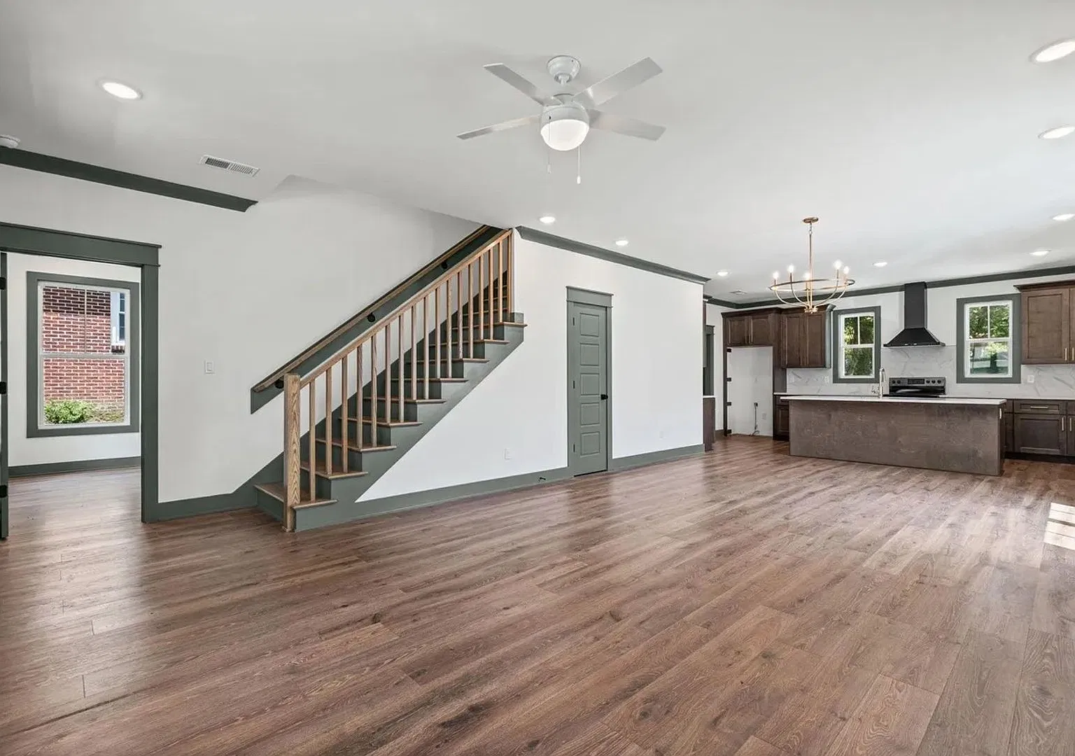 Stunning Home in Jackson Walk! — Photo 3