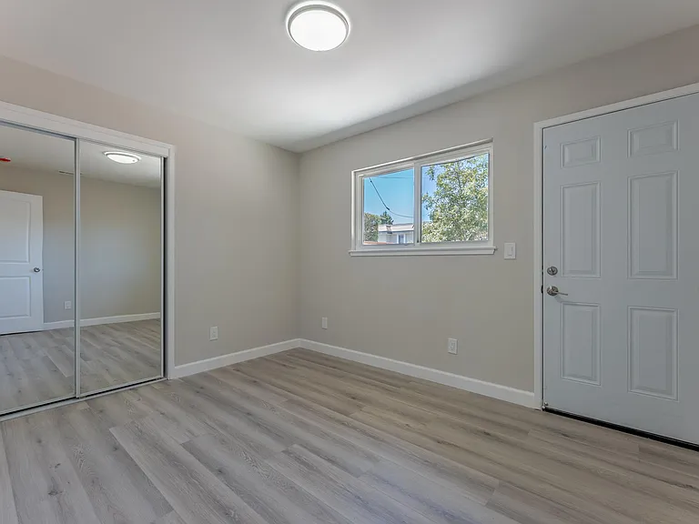929 Gretchen Ln #929 — Photo 4