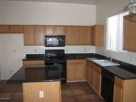 3rd image of 625 E Pima Meadows Dr