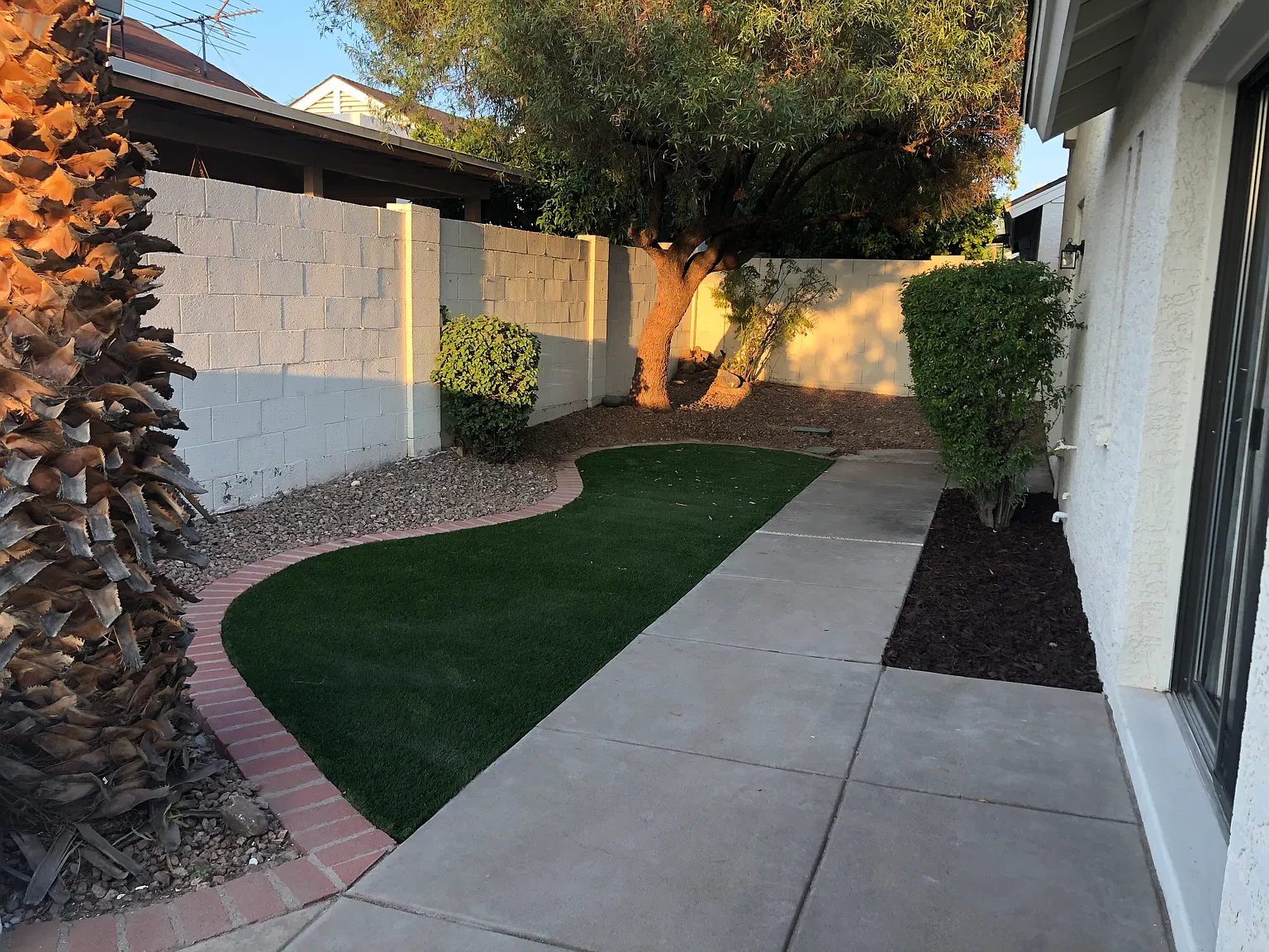 3 bed, 1220 sqft, $1,850 — Photo 3