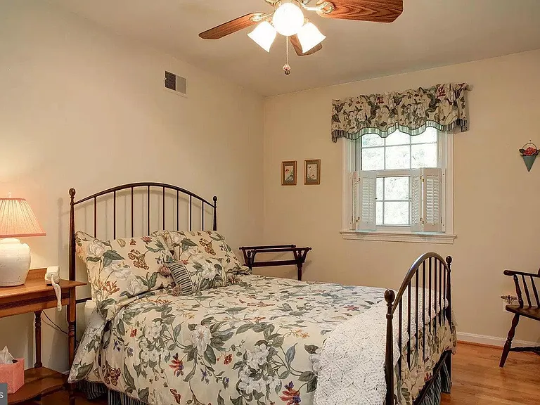 3124 Barnard Ct — Photo 11