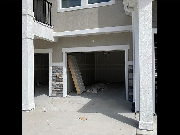 3rd image of 1831 W Newcastle Ln #D303
