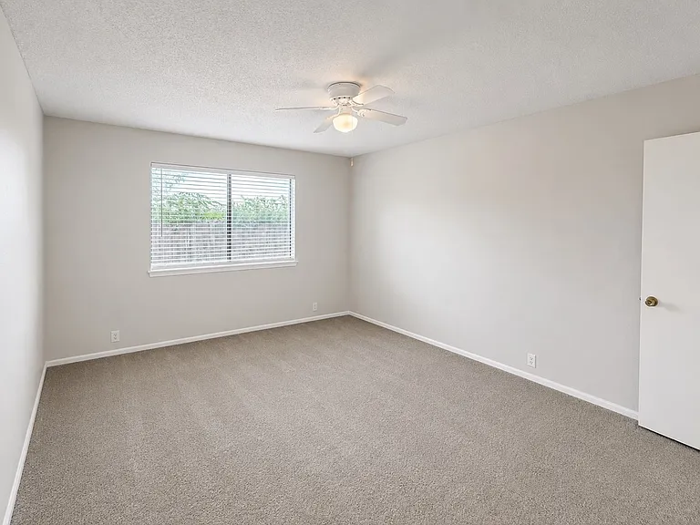 16606 Martins Ferry St — Photo 16