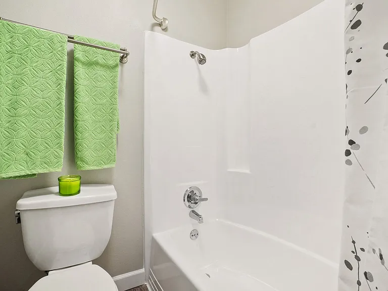 5830 Reseda Boulevard — Photo 41