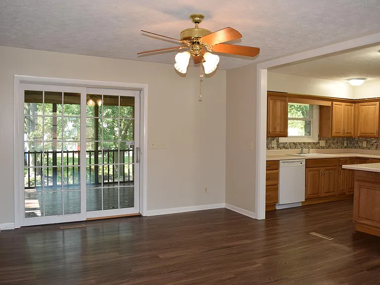 2609 Hall Ct — Photo 14