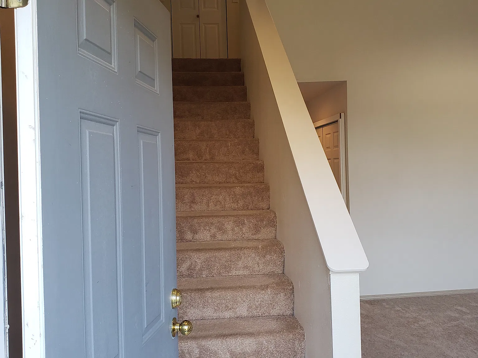 3 bed, 2.5 bath, 1400 sqft, $2,800 — Photo 3