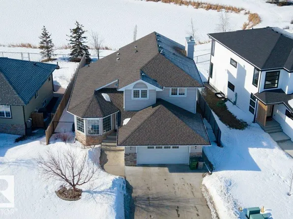 7908 97th St, Morinville, AB T8R 1W1