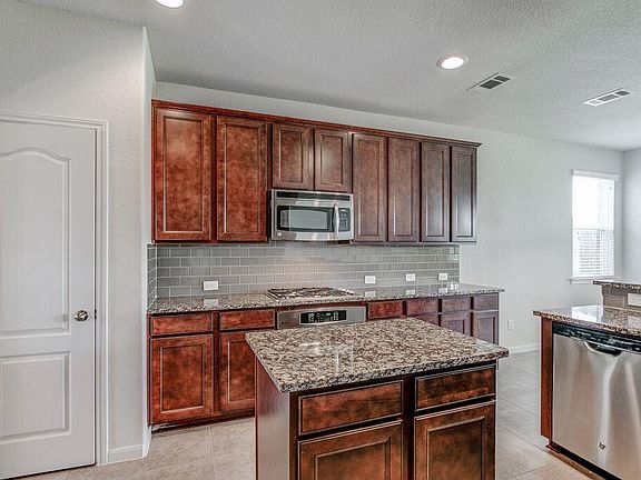 5th image of 6215 Oxford Lake Dr