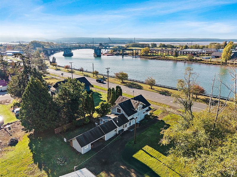 2nd image of 1811 Riverside Avenue
