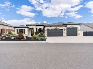 1990 N Sunset Mesa Loop, Washington, UT 84780