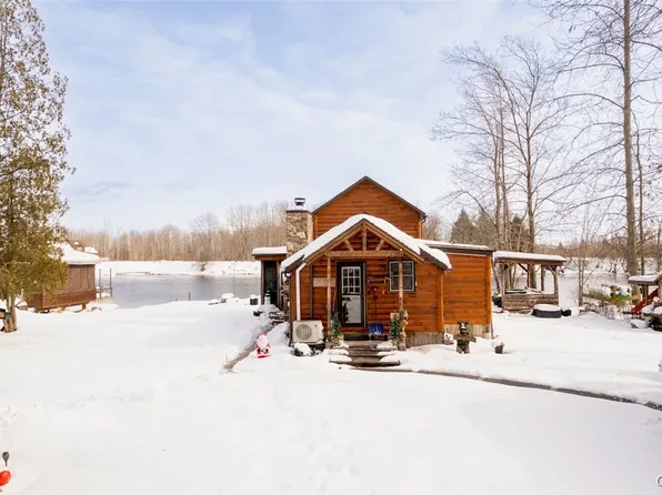55 Hickory Ln, Pennellville, NY 13132