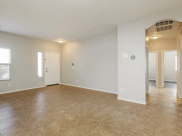 11702 W Jackson St — Photo 3