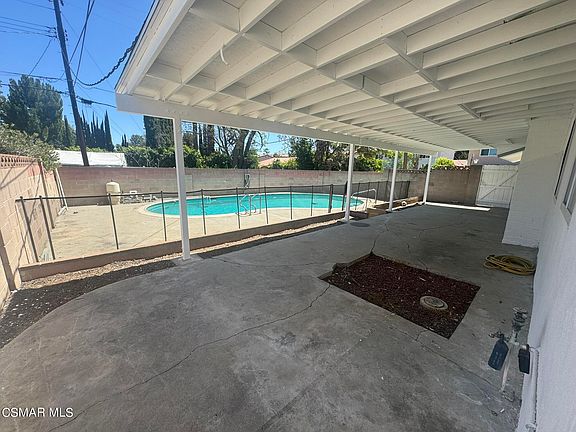 5th image of 7414 Woodlake Ave