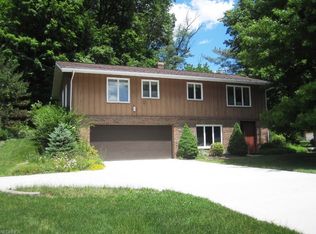 11151 Stone Rd, Valley View, OH 44125
