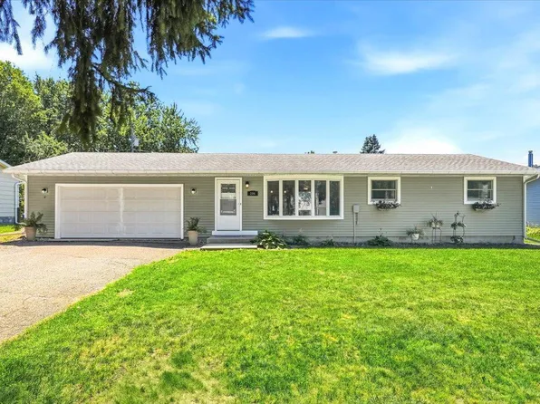 204 W Pine St, Roberts, WI 54023