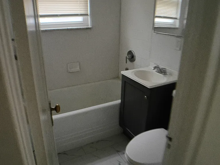316 W Saginaw St — Photo 13