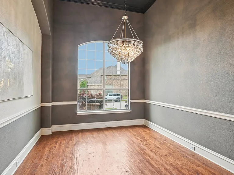 920 Norma Ln — Photo 13