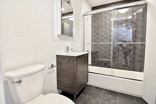 Rented by Bohemia Realty Group | media 10