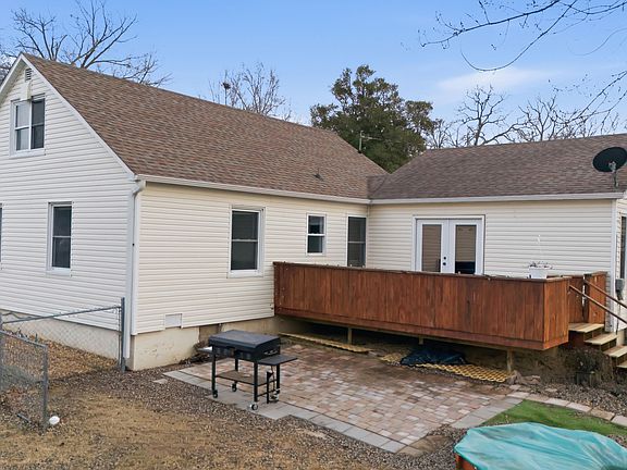 2nd image of 315 Westmont