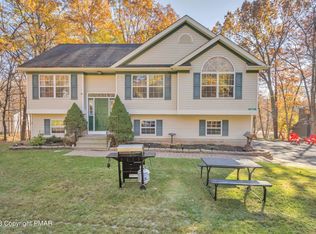 222 Somerset Dr, East Stroudsburg, PA 18301