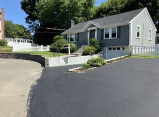 9 Oak Ridge Rd, Stoneham, MA 02180