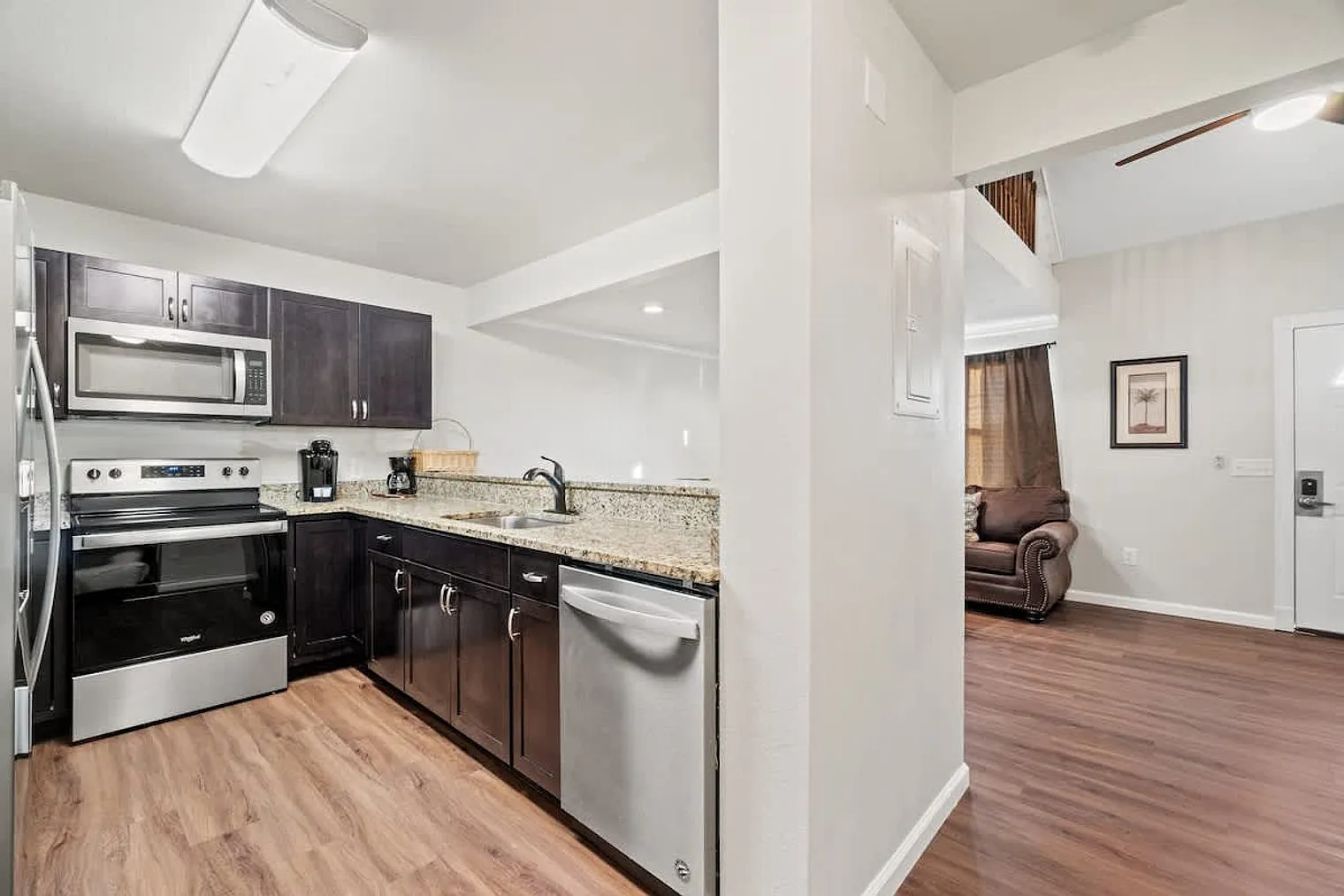 1 bed, 2.0 bath, 904 sqft, $1,193 — Photo 4