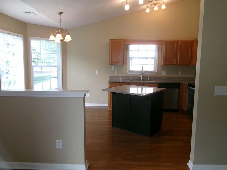 4659 E Walkerton Rd — Photo 5
