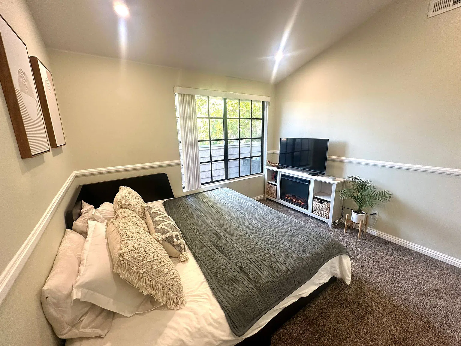 1 bed, 1.5 bath, 1100 sqft, $2,650 — Photo 3
