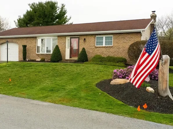 5142 Shawnee Blvd N, Schnecksville, PA 18078