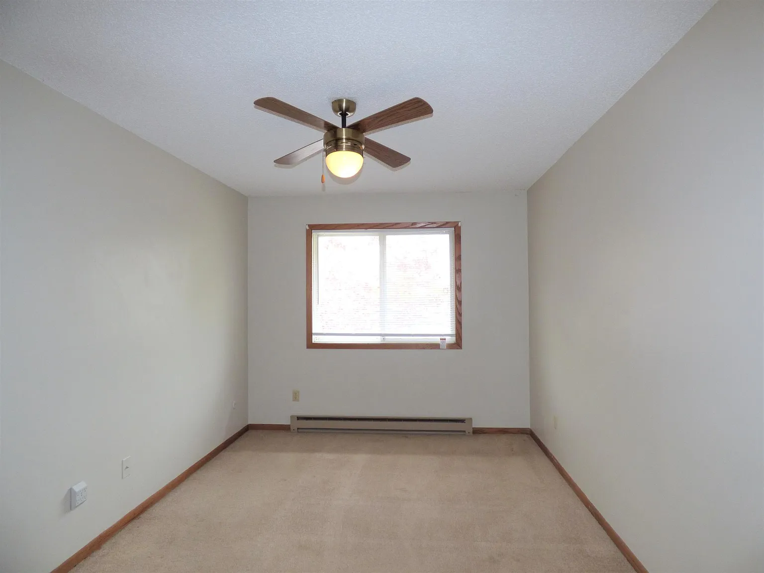 2 bed, 900 sqft, $1,060 — Photo 4