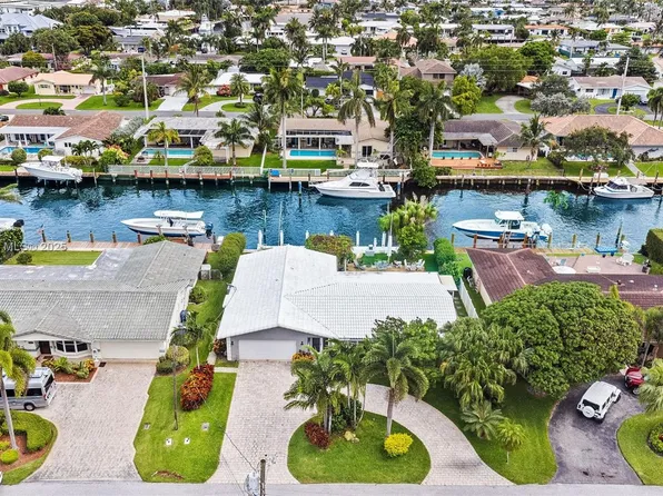 2770 NE 8th Ct, Pompano Beach, FL 33062