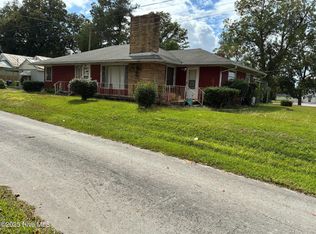 821 Smith St, New Bern, NC 28560
