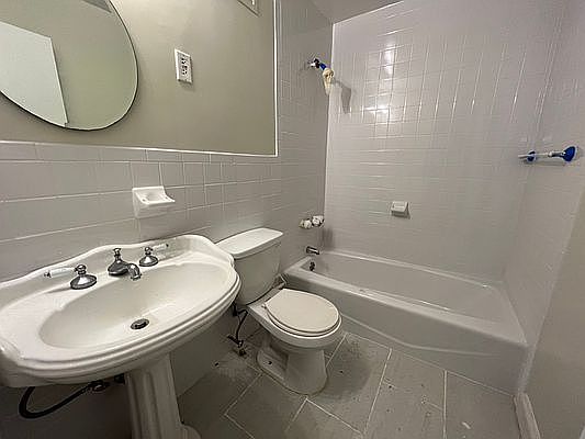 5th image of 236 W 52nd St APT C1
