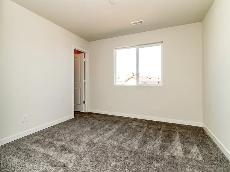 5632 S 302nd St — Photo 29