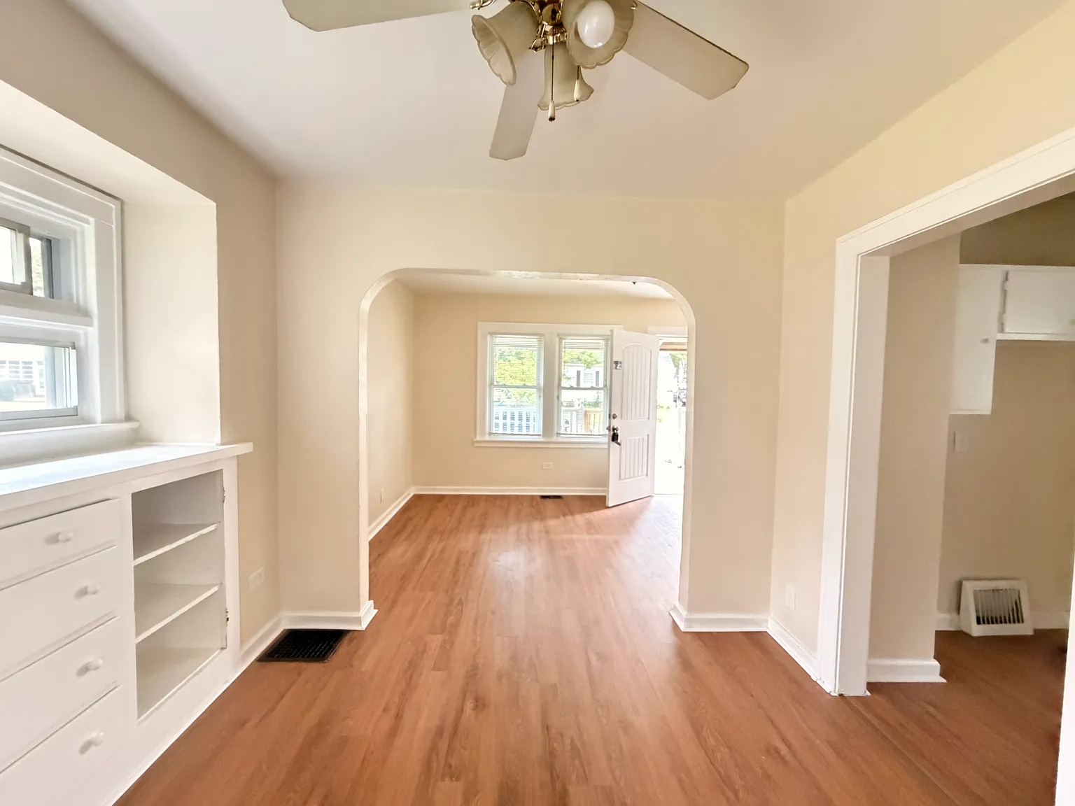 2 bed, 1064 sqft, $1,100 — Photo 4