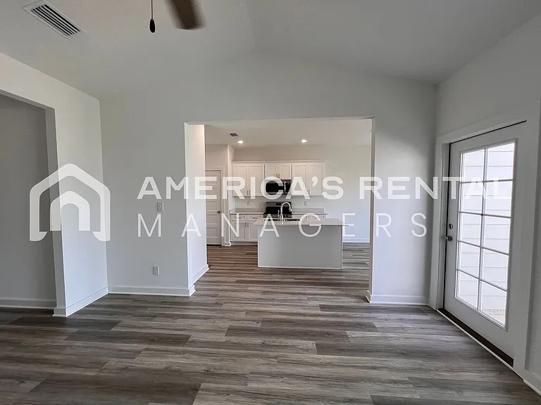 19617 Amberley Rd — Photo 26