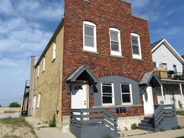 113 S Main St, Juneau, WI 53039