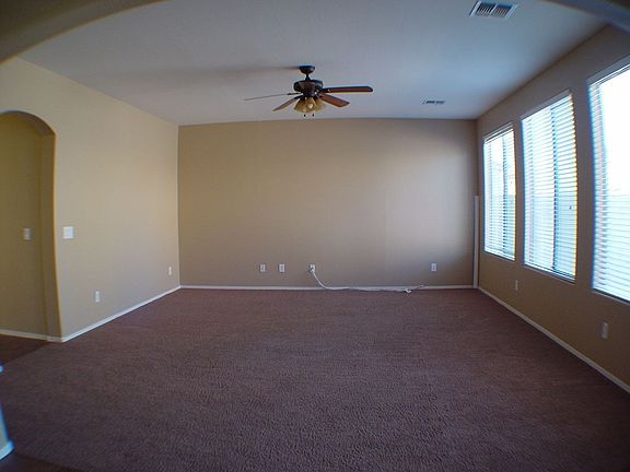 4th image of 43280 W Wallner Dr